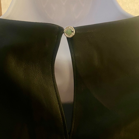 Vegan leather Top - Picture 4 of 6